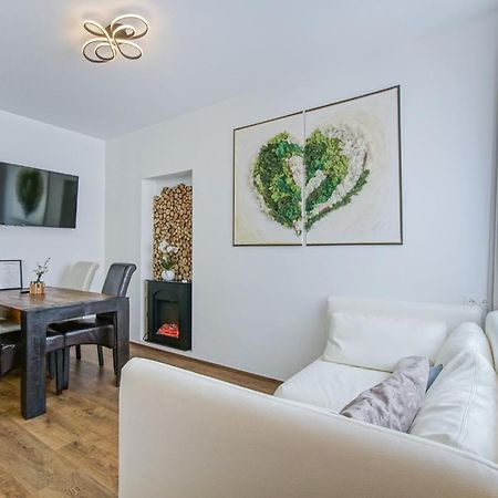 Auszeit Steiraland 8 Mit Ueberdachten Balkon Und Parkplatz Λεόμπεν Εξωτερικό φωτογραφία
