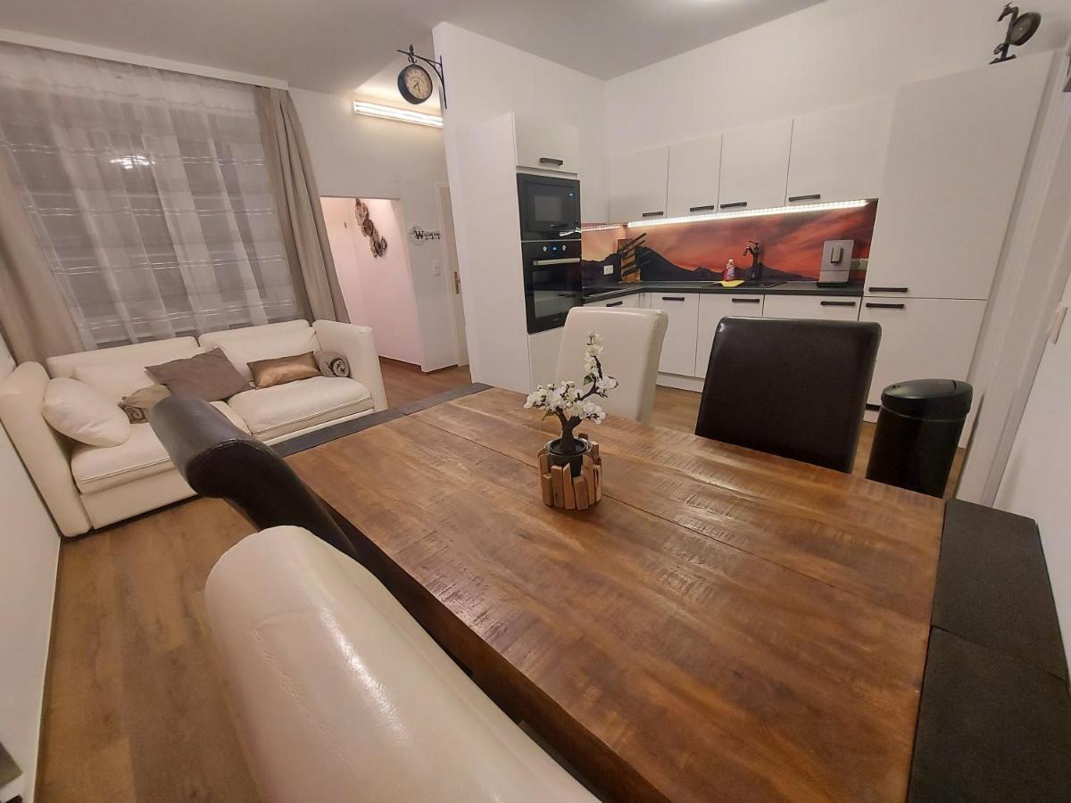 Auszeit Steiraland 8 Mit Ueberdachten Balkon Und Parkplatz Λεόμπεν Εξωτερικό φωτογραφία